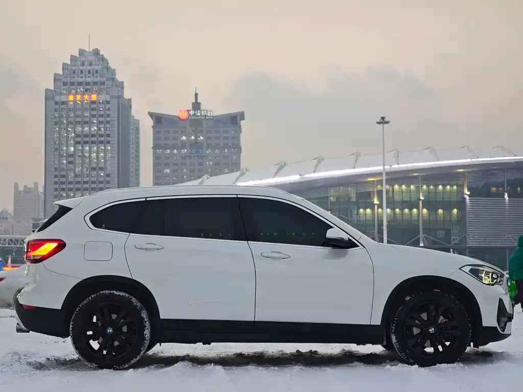 BMW X1 2021 из CN, фото 6