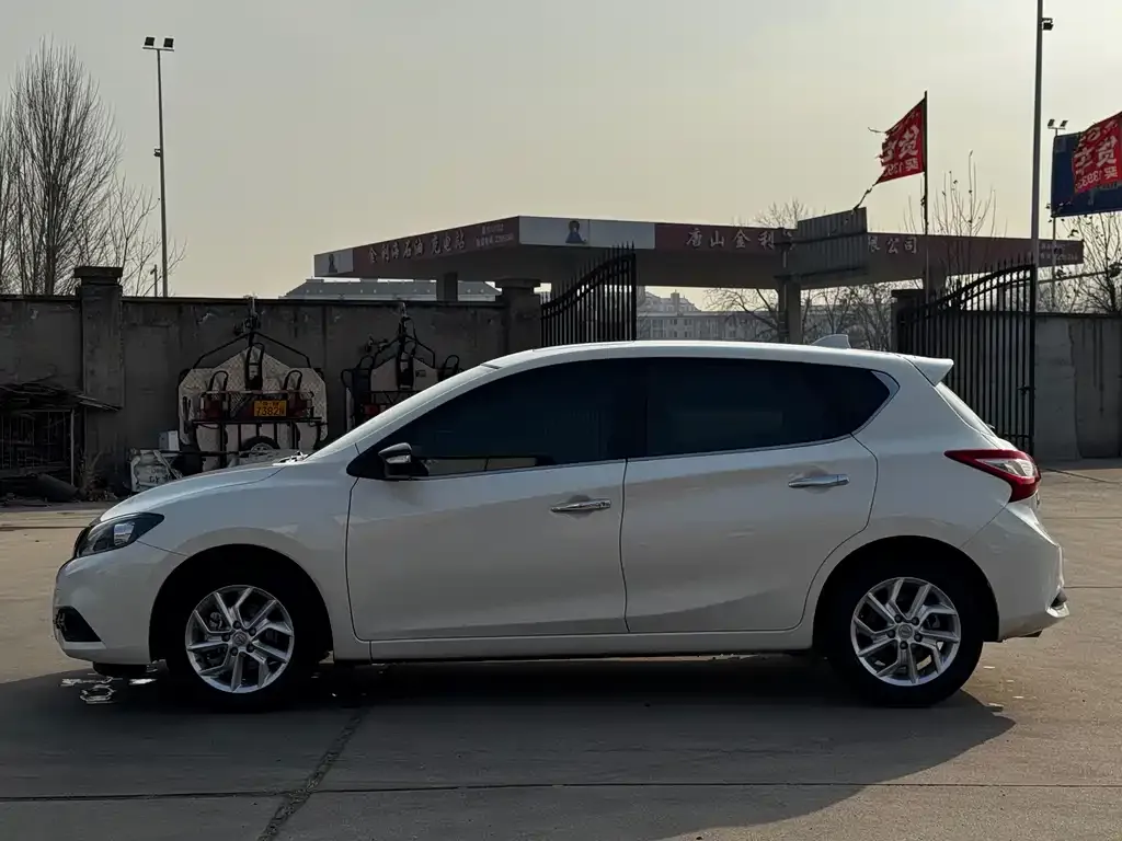 Nissan Tiida 2024 из CN, фото 2