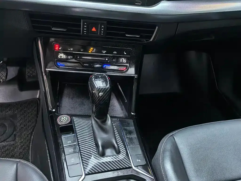 Volkswagen Passat — фото 10