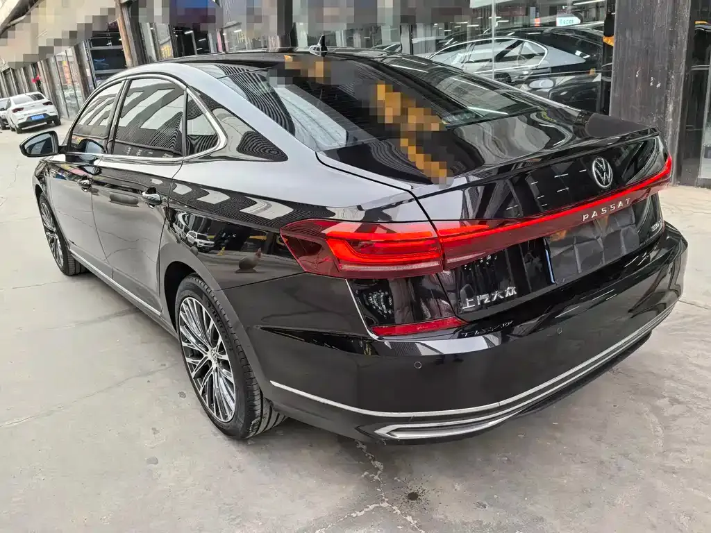 Volkswagen Passat — фото 6
