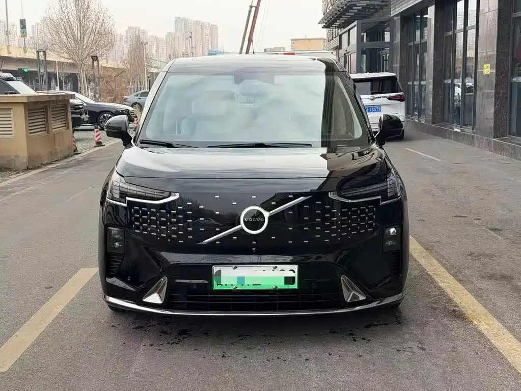 Volvo EM90 2024 из CN, фото 5