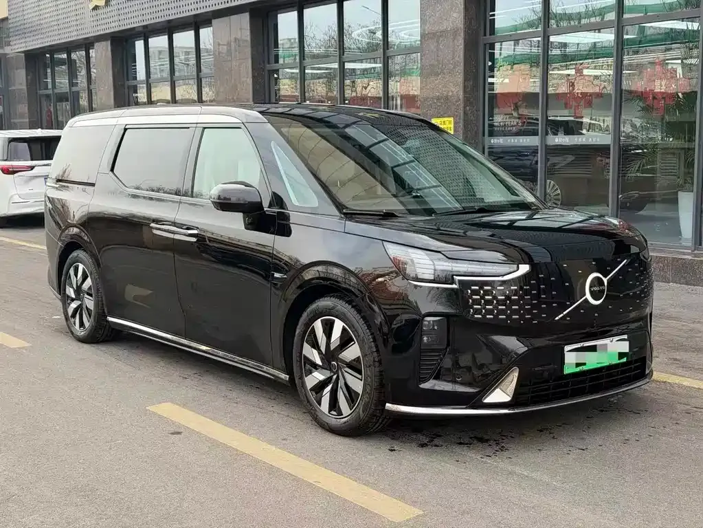 Volvo EM90 2024 из CN, фото 7