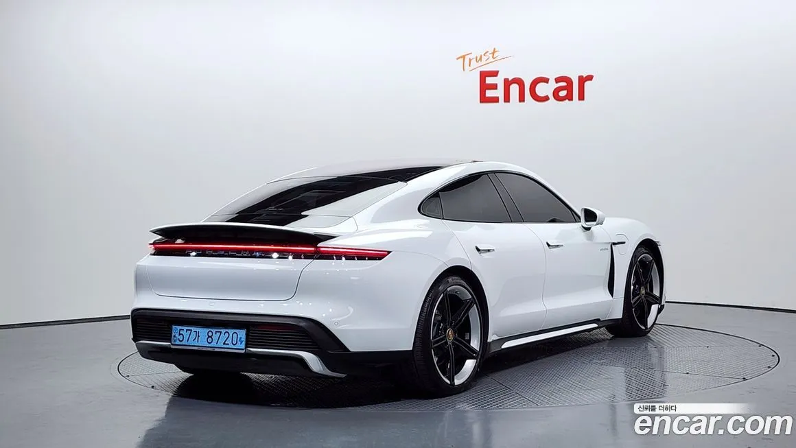 Porsche Taycan 2021 из KR, фото 9