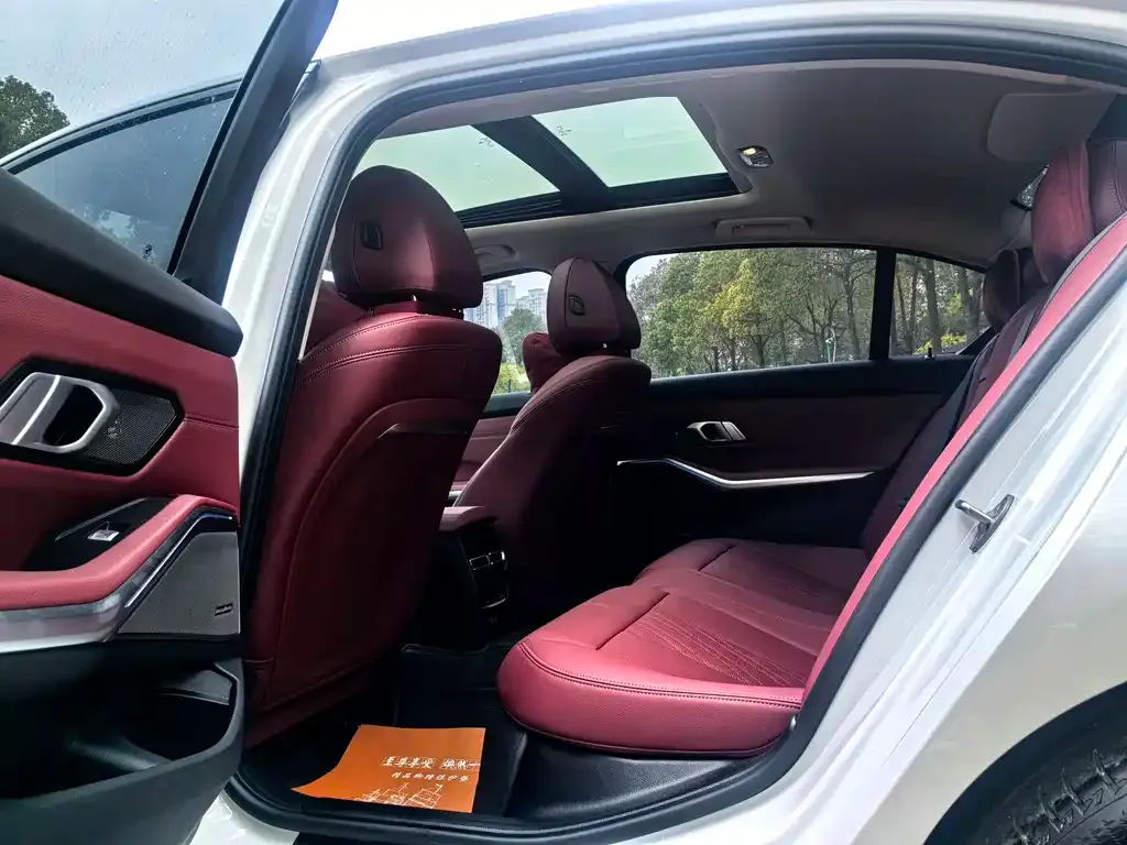 BMW 3 Series 2023 из CN, фото 6