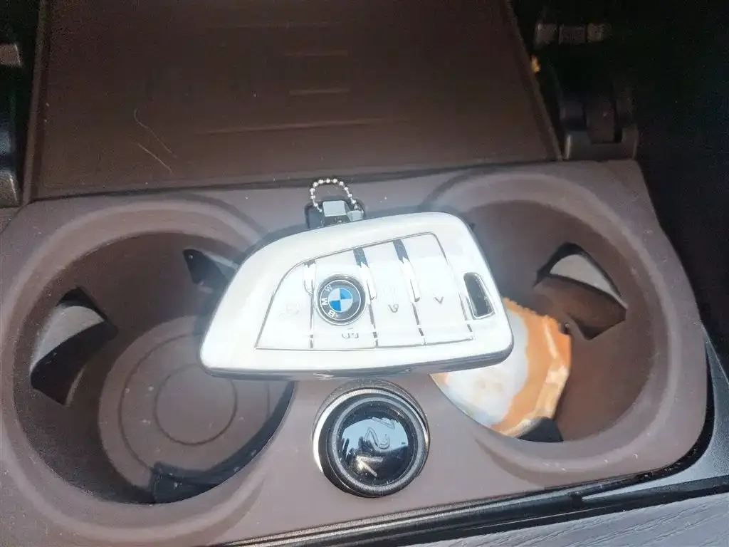 BMW 3 Series 2025 из CN, фото 8