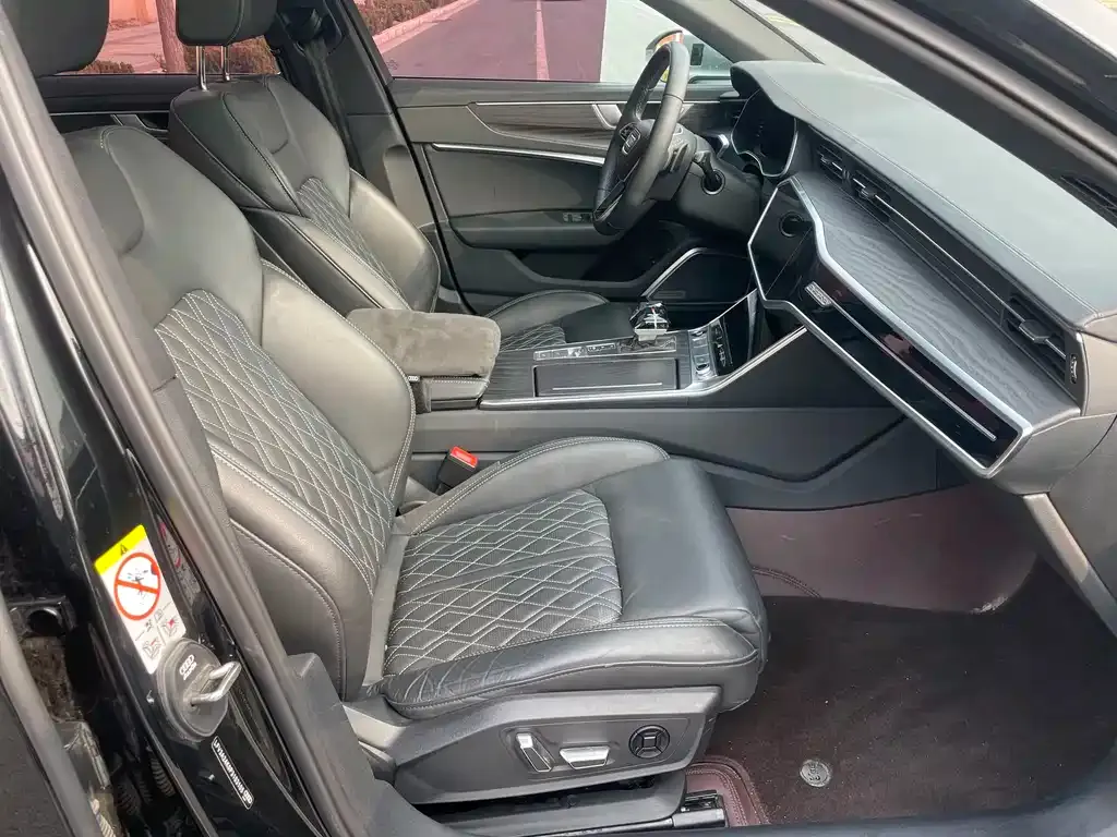 Audi A6L 2024 из CN, фото 2
