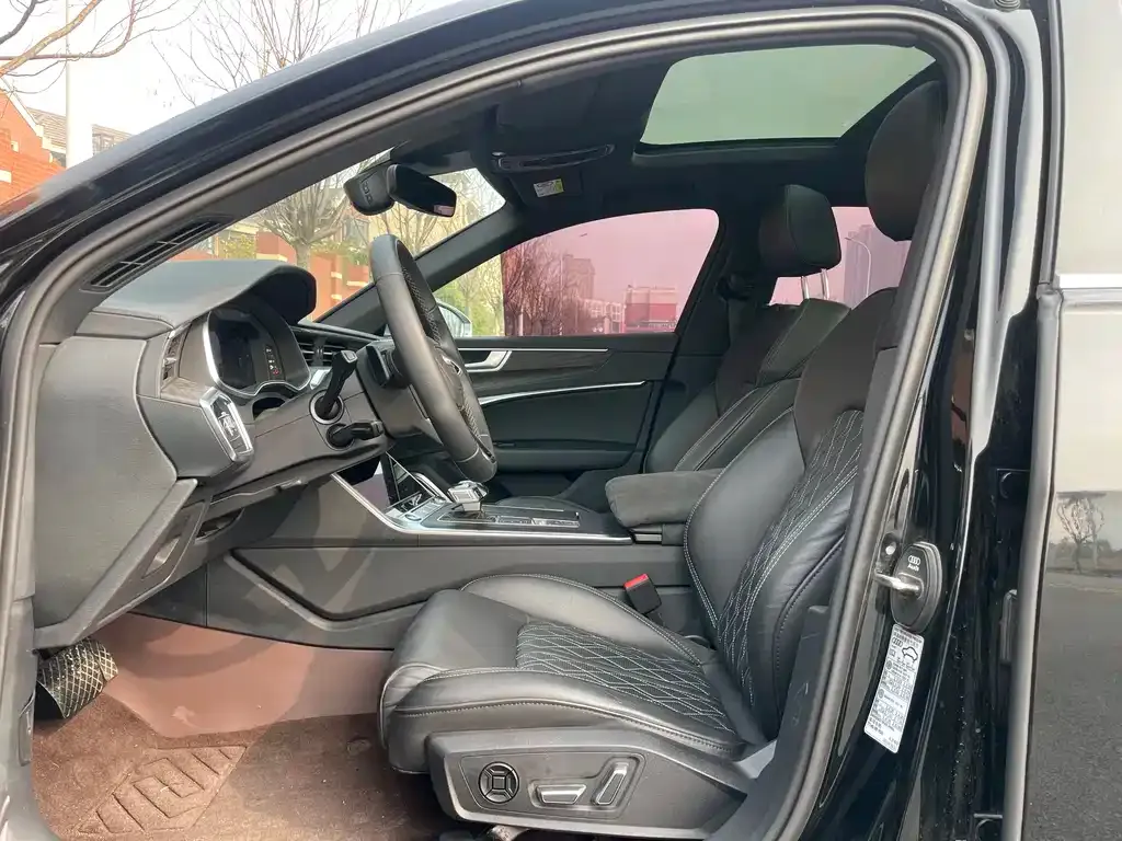 Audi A6L 2024 из CN, фото 4