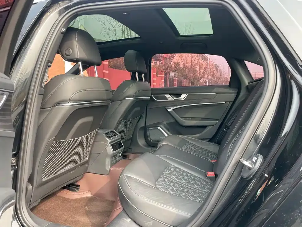 Audi A6L 2024 из CN, фото 5