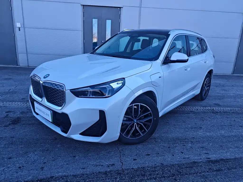 BMW iX1 2025 из CN, фото 1