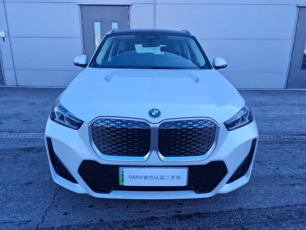 BMW iX1 2025 из CN, фото 4