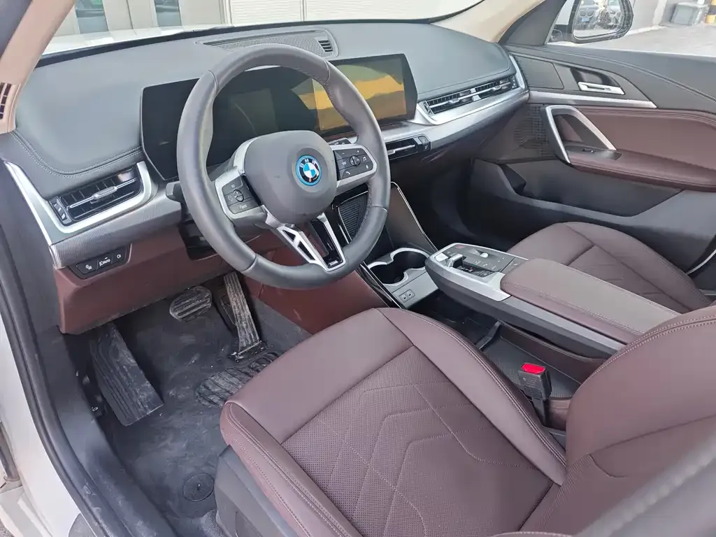 BMW iX1 2025 из CN, фото 10