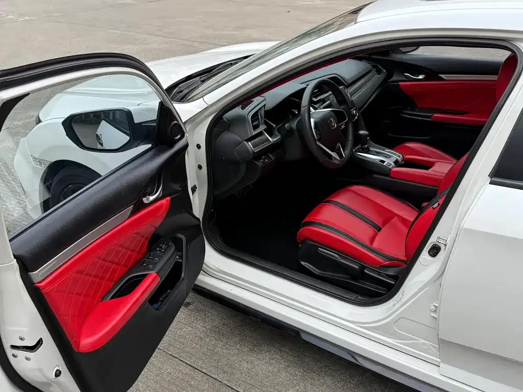 Honda Civic 2021 из CN, фото 2