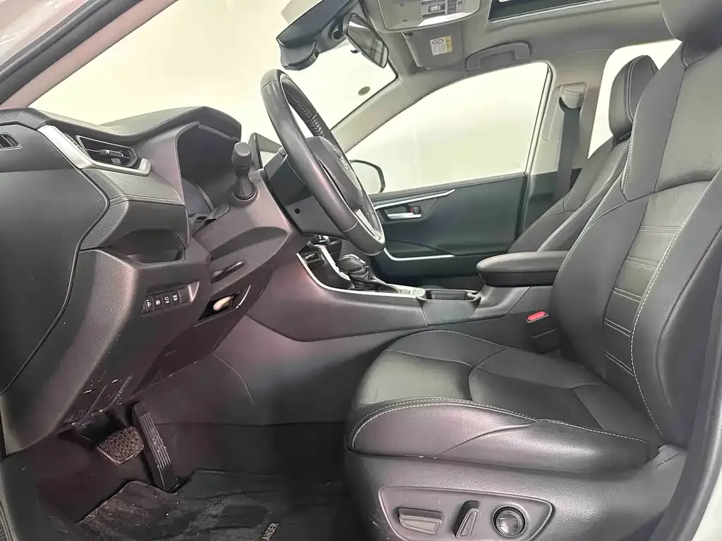 Toyota Wildlander 2023 из CN, фото 10