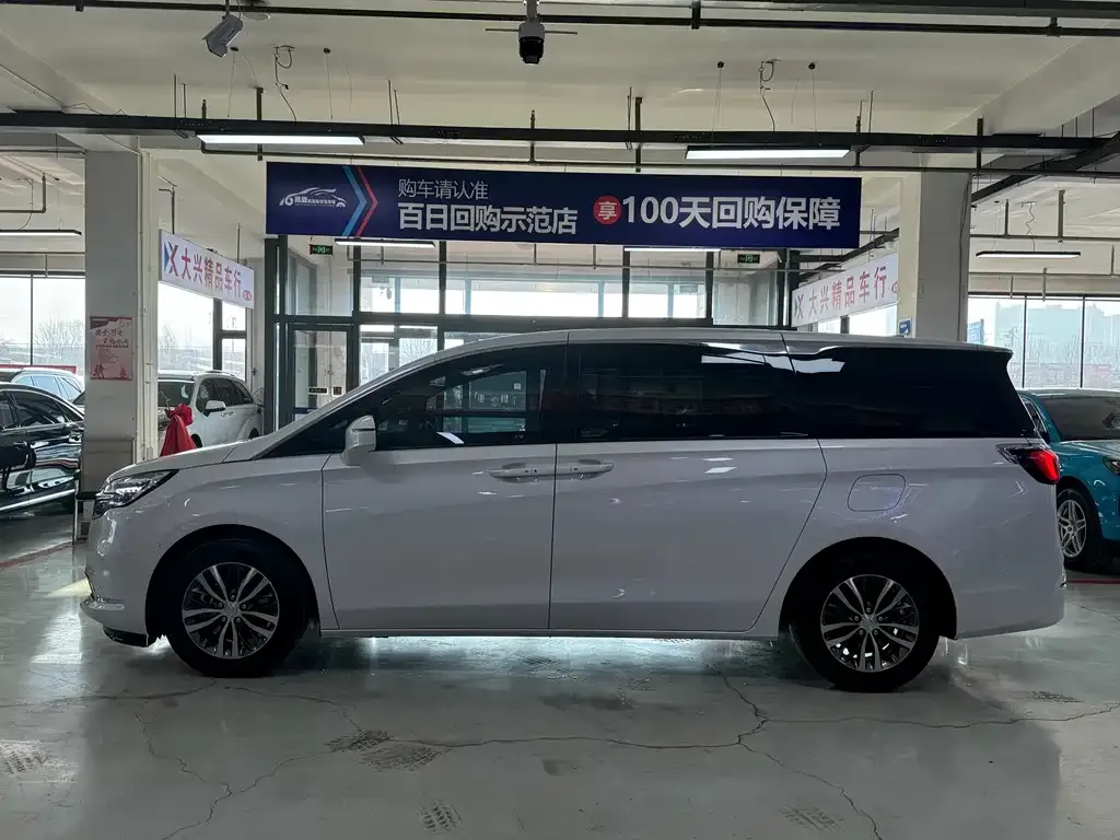 Buick GL8 2022 из CN, фото 9