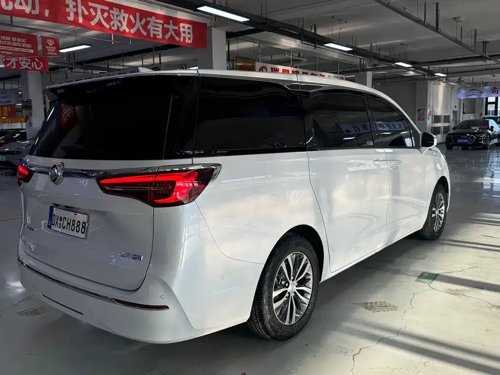 Buick GL8 2022 из CN, фото 7