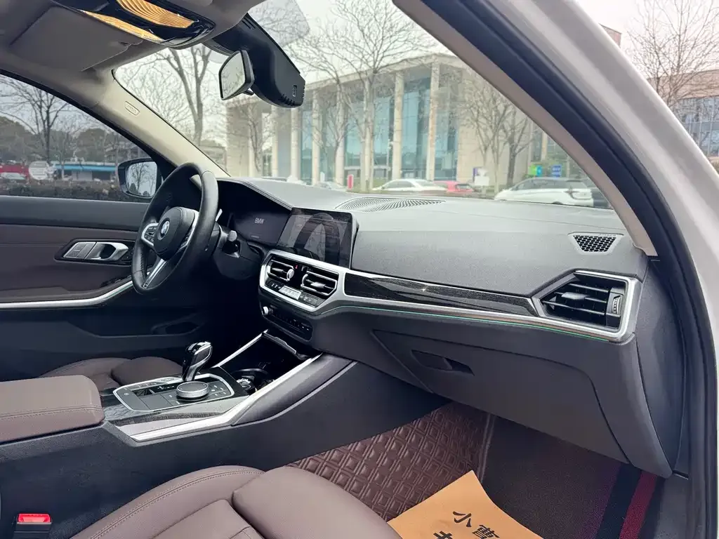 BMW 3 Series 2021 из CN, фото 8