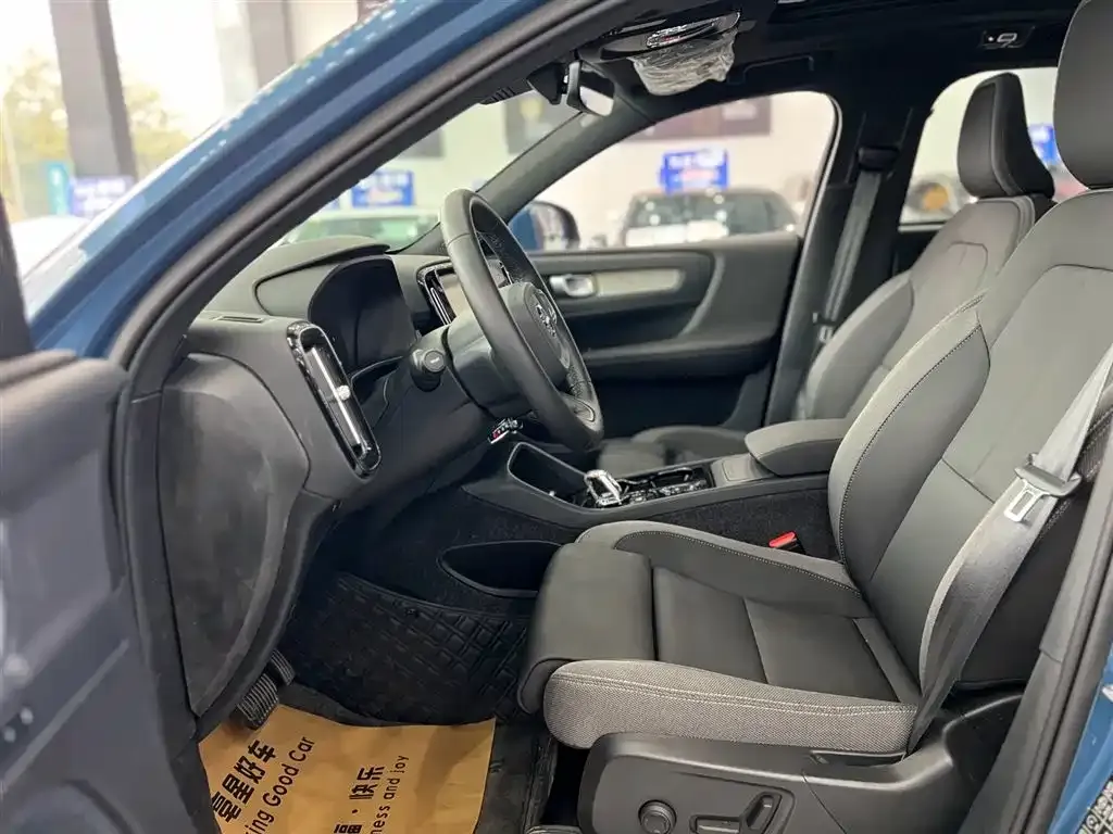Volvo XC40 2025 из CN, фото 5
