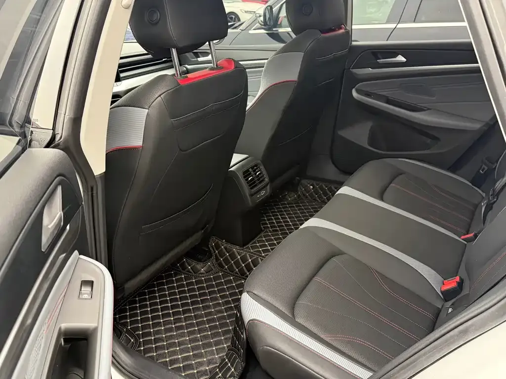 Volkswagen Lamando 2024 из CN, фото 3