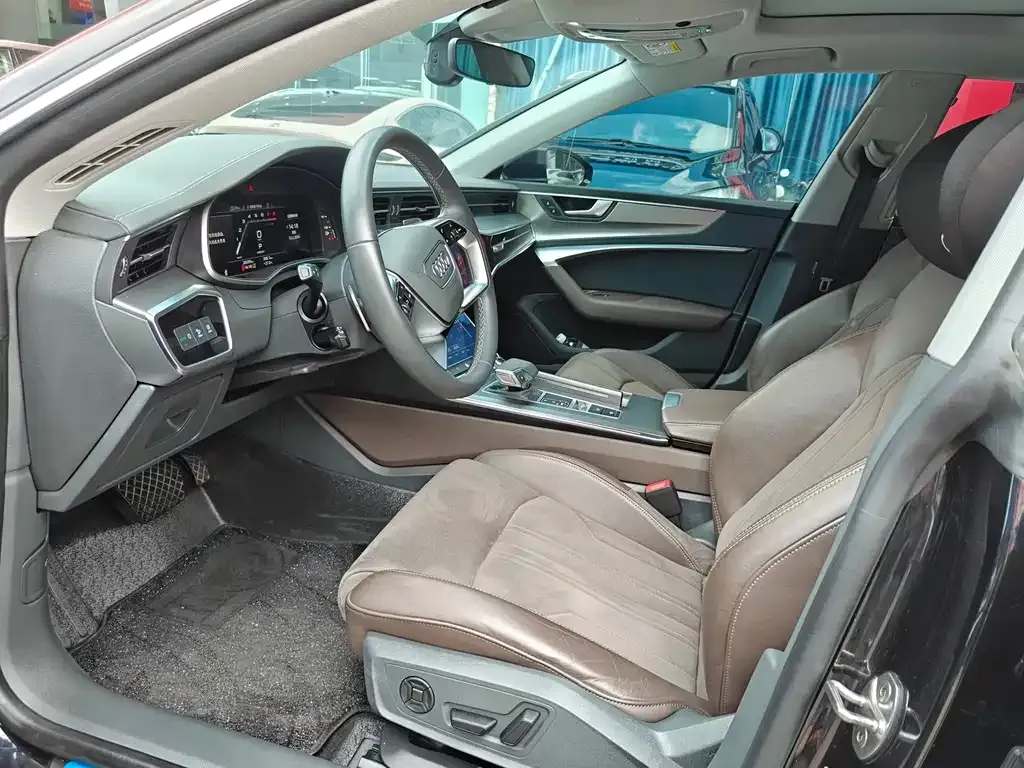 Audi A7L 2024 из CN, фото 3