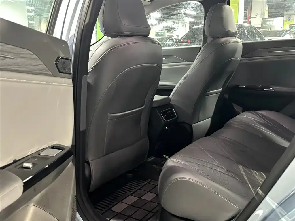 Geely Galaxy L6 2025 из CN, фото 6