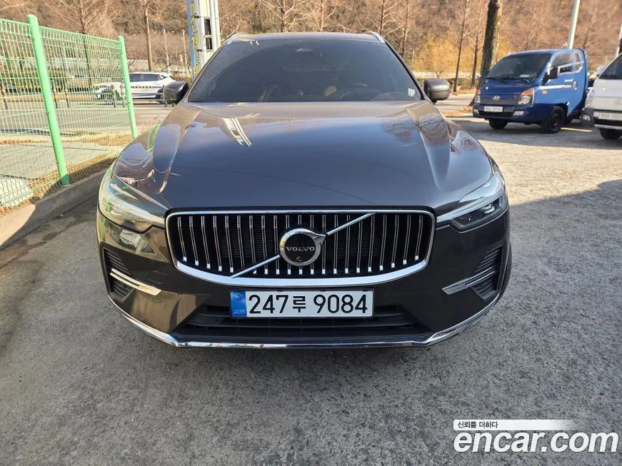 Volvo XC60 — фото 1