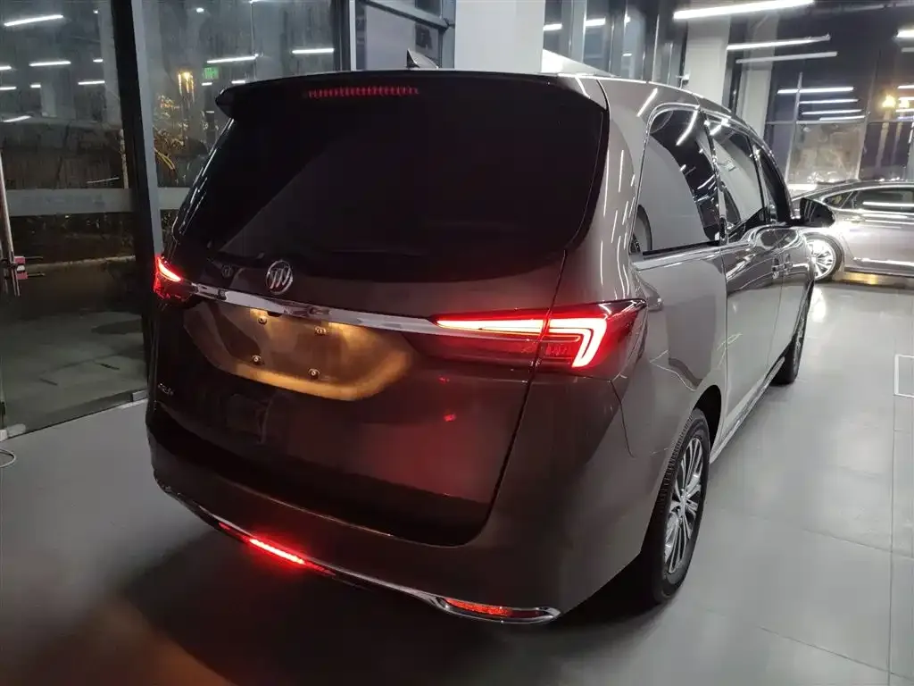 Buick GL8 2024 из CN, фото 2