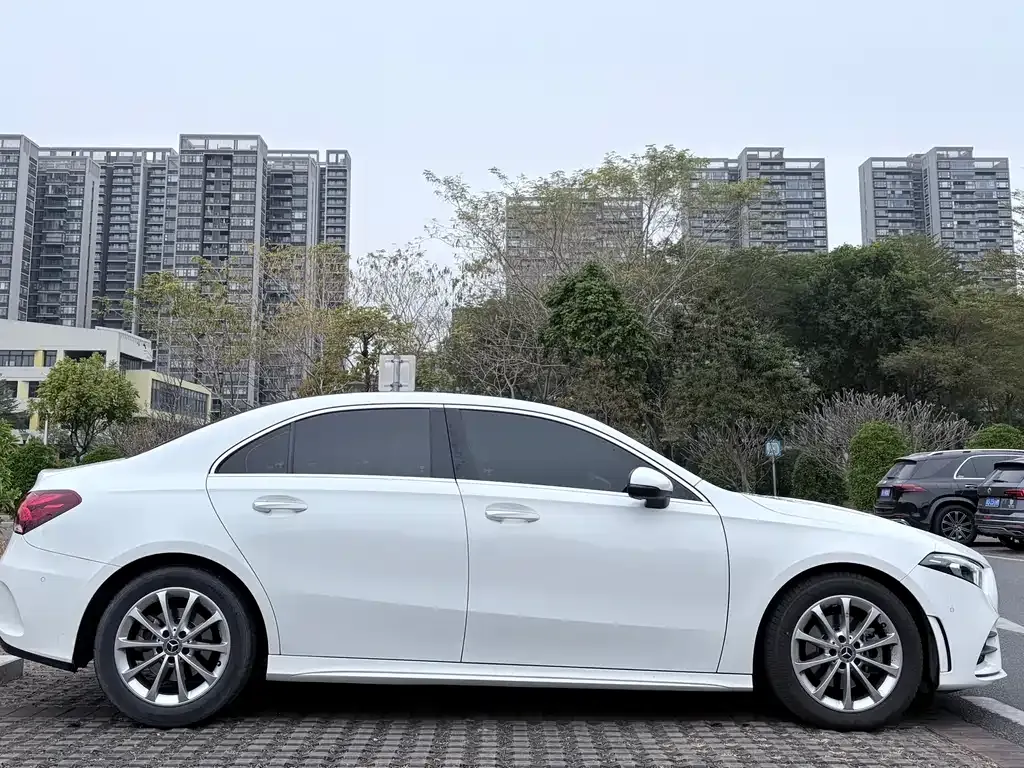 Mercedes-Benz A-Class — фото 10
