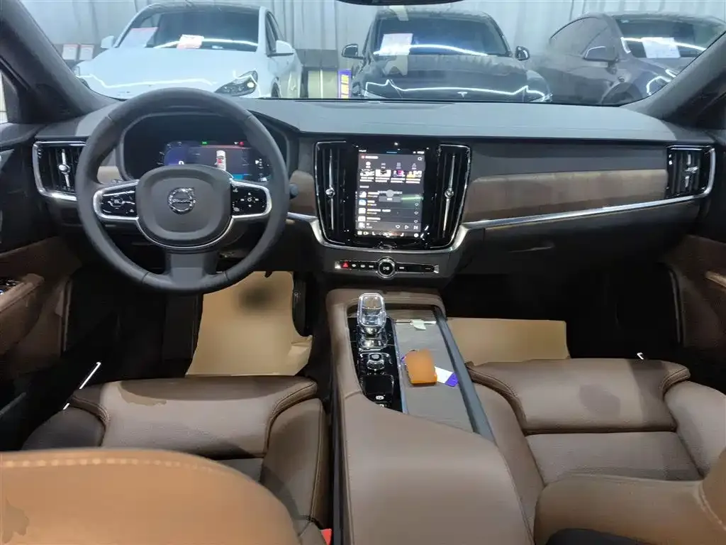 Volvo S90 2025 из CN, фото 10