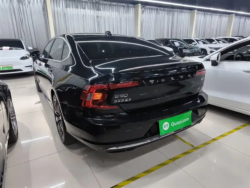 Volvo S90 2025 из CN, фото 3