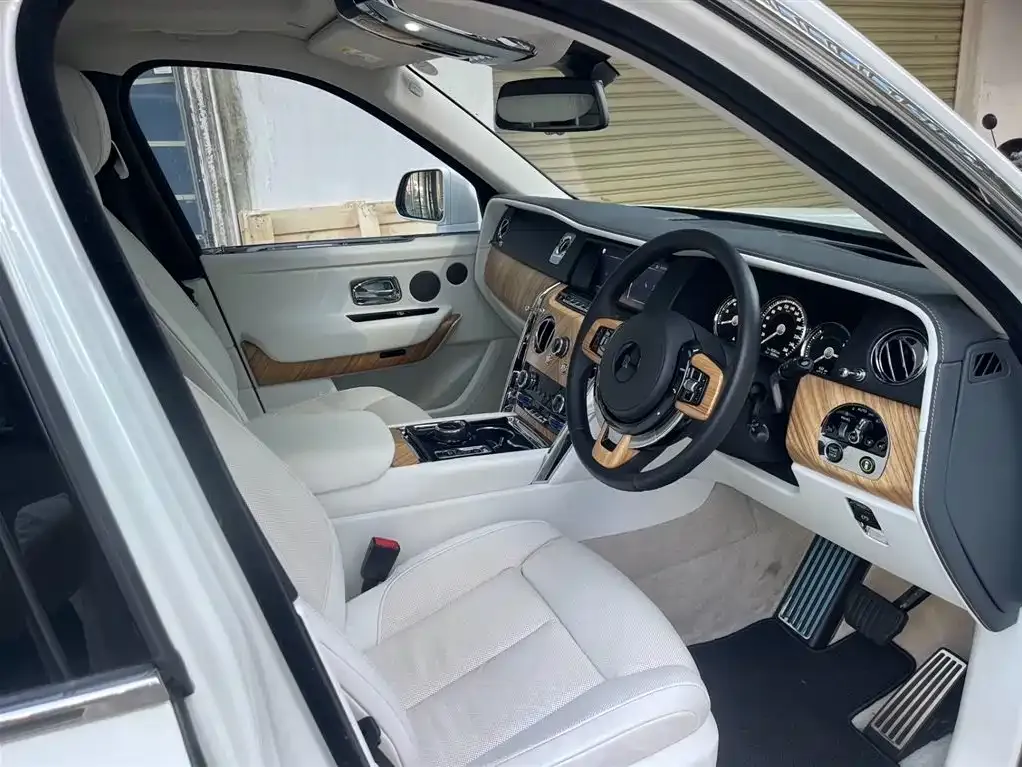 Rolls-Royce Cullinan 2025 из CN, фото 9