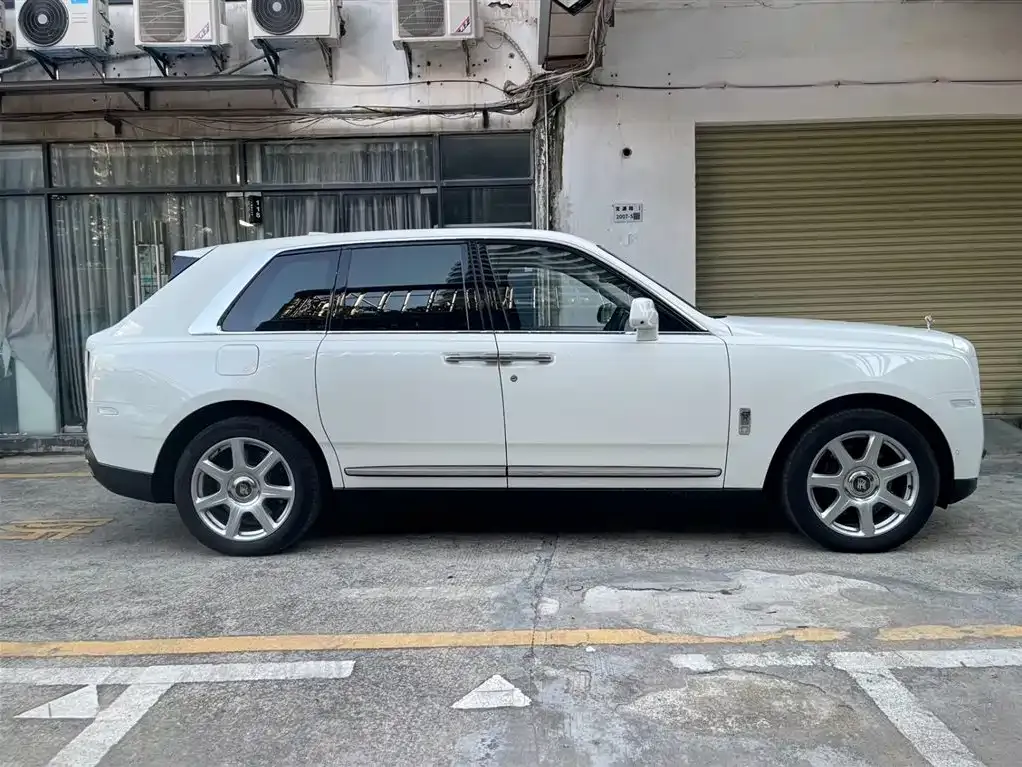 Rolls-Royce Cullinan 2025 из CN, фото 8