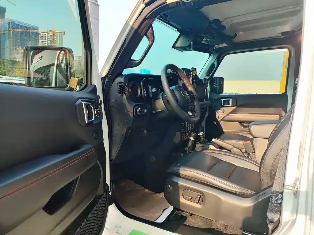 Jeep Wrangler 2023 из CN, фото 5