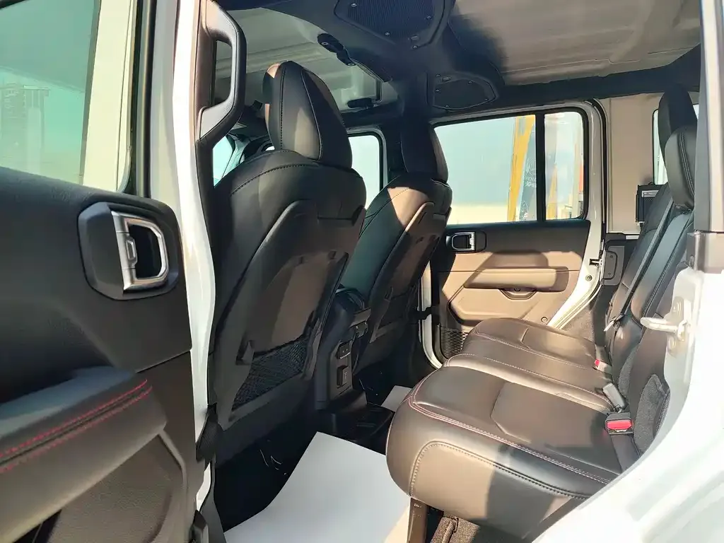 Jeep Wrangler 2023 из CN, фото 3