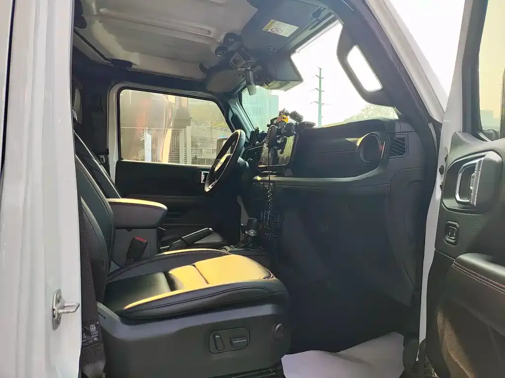 Jeep Wrangler 2023 из CN, фото 7