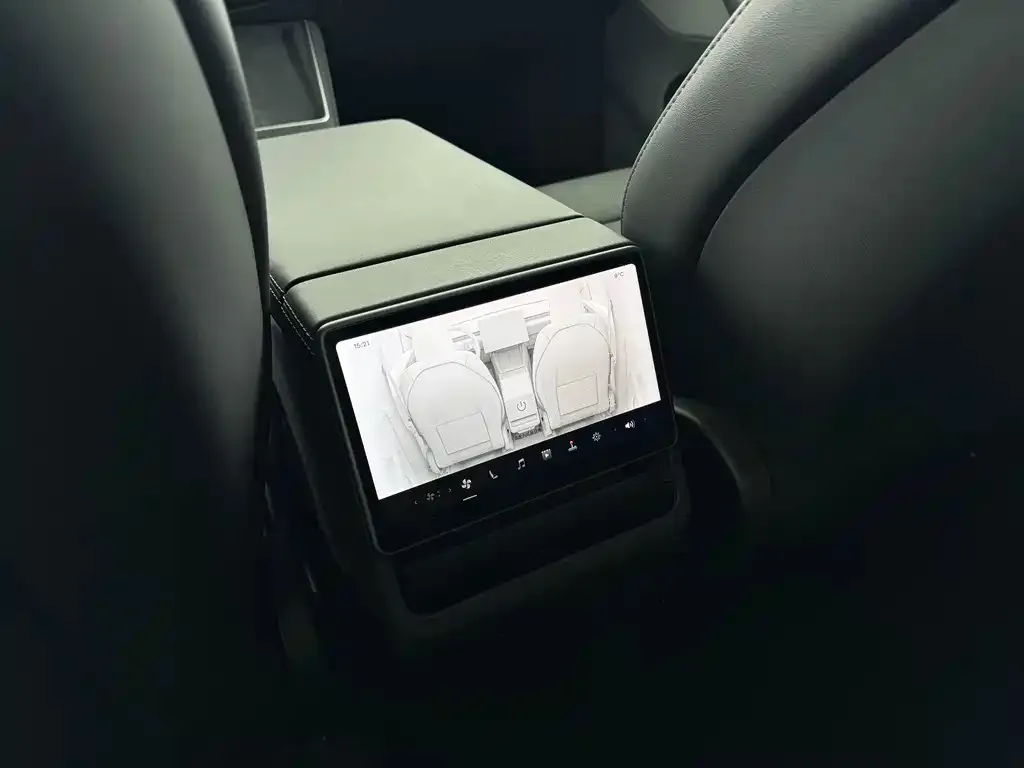 Tesla Model Y 2025 из CN, фото 2