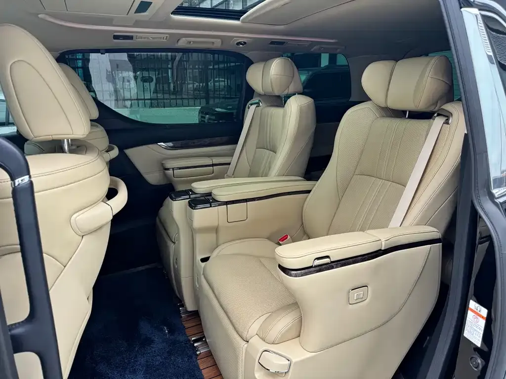 Toyota Vellfire 2022 из CN, фото 10
