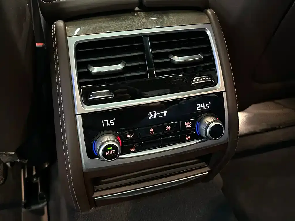 BMW 7 Series 2022 из CN, фото 4