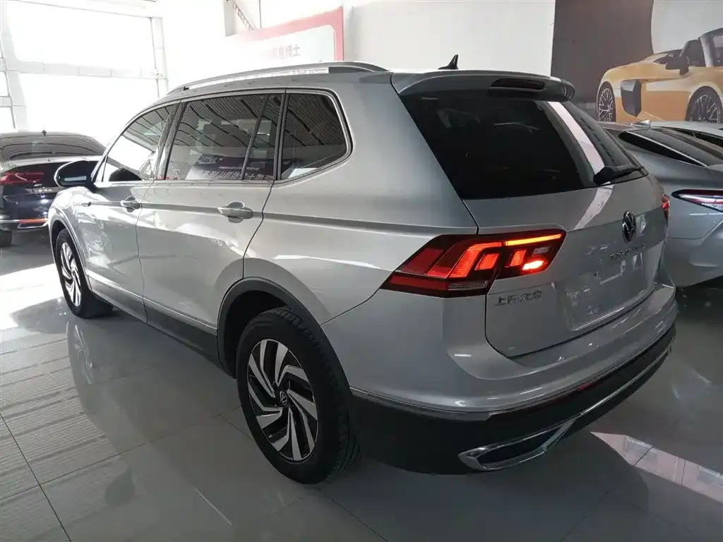 Volkswagen Tiguan L 2021 из CN, фото 8