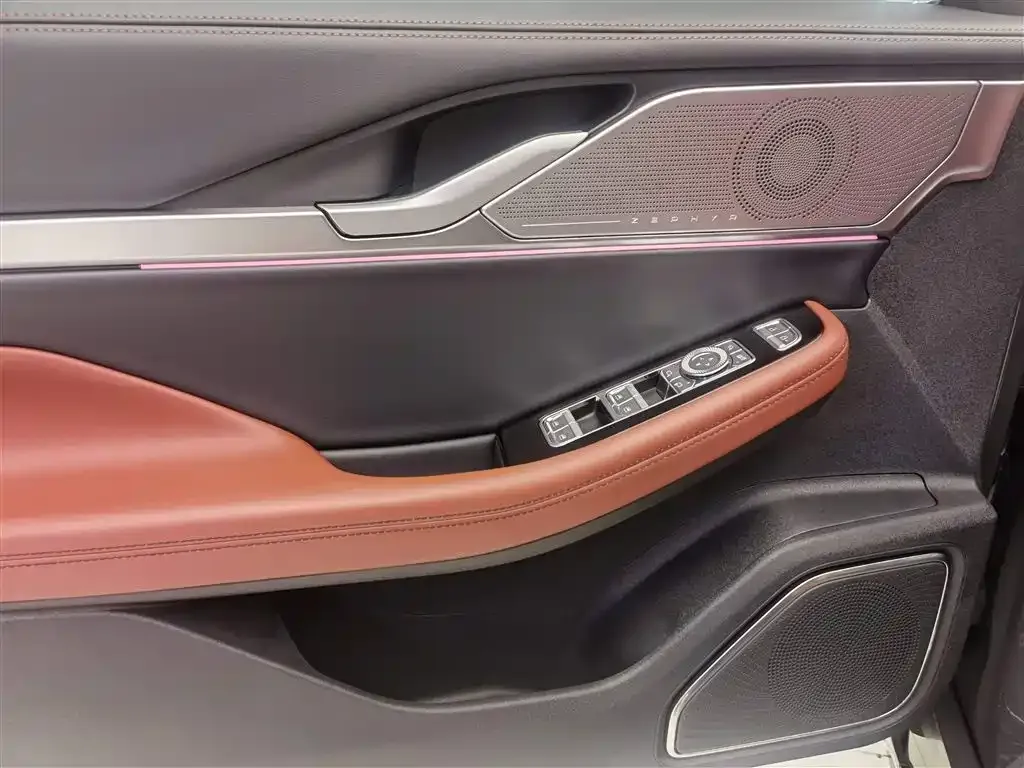 Lincoln Z 2024 из CN, фото 8