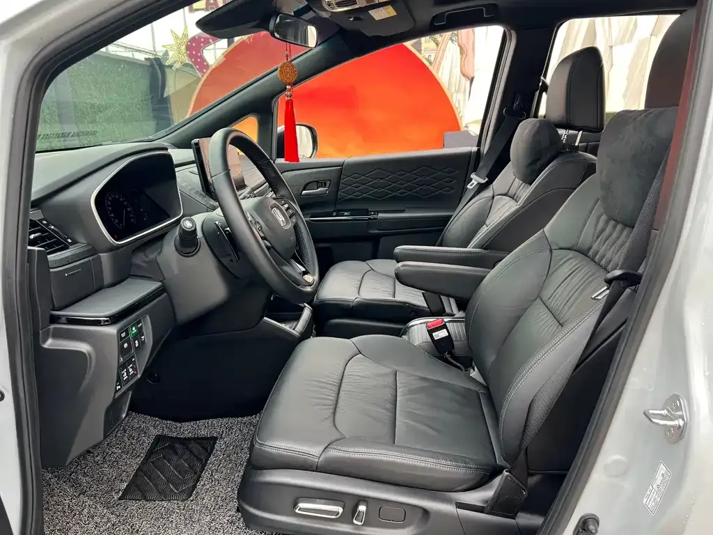 Honda Elysion 2024 из CN, фото 3