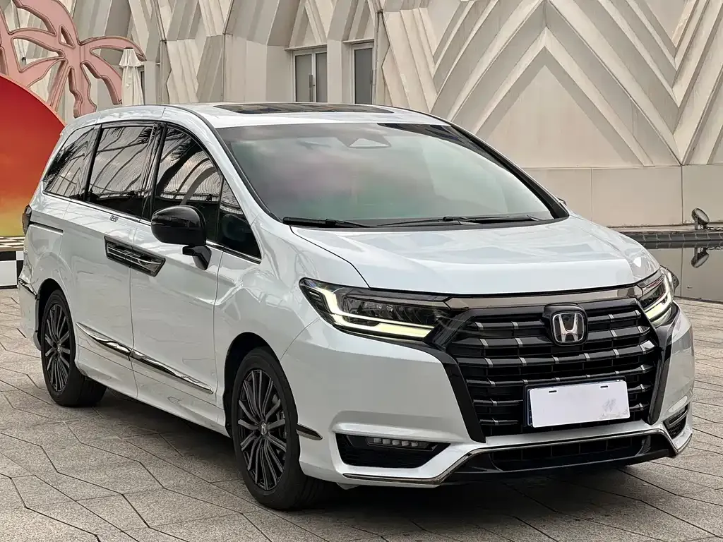 Honda Elysion 2024 из CN, фото 10