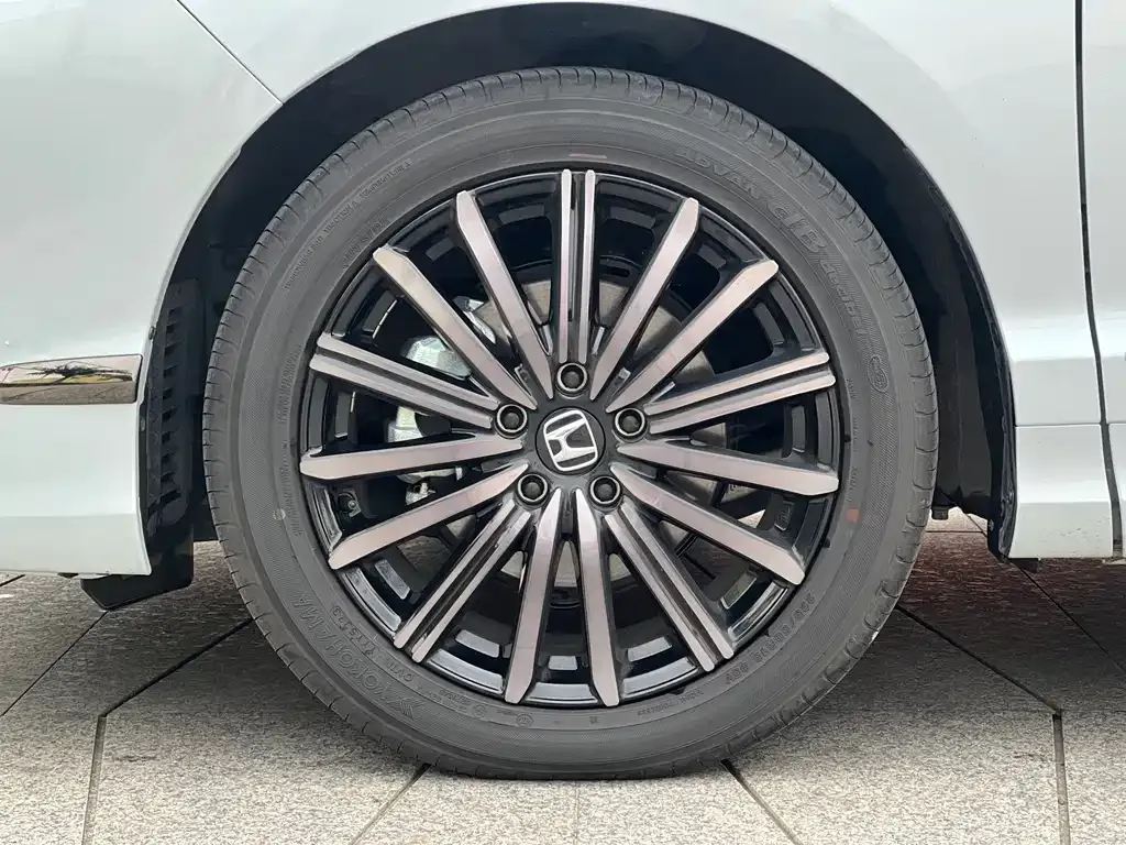 Honda Elysion 2024 из CN, фото 4