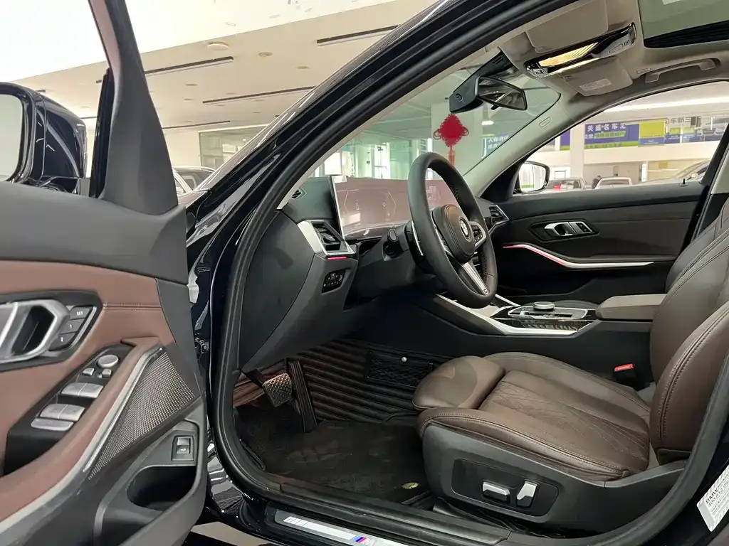 BMW 3 Series 2023 из CN, фото 8