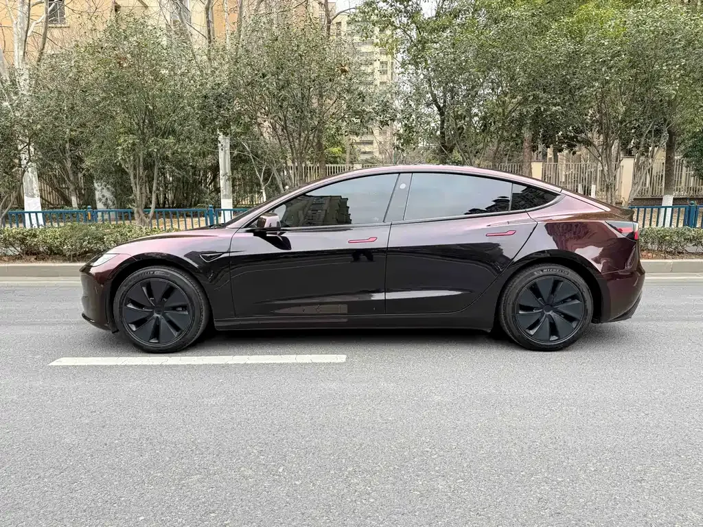 Tesla Model 3 — фото 5