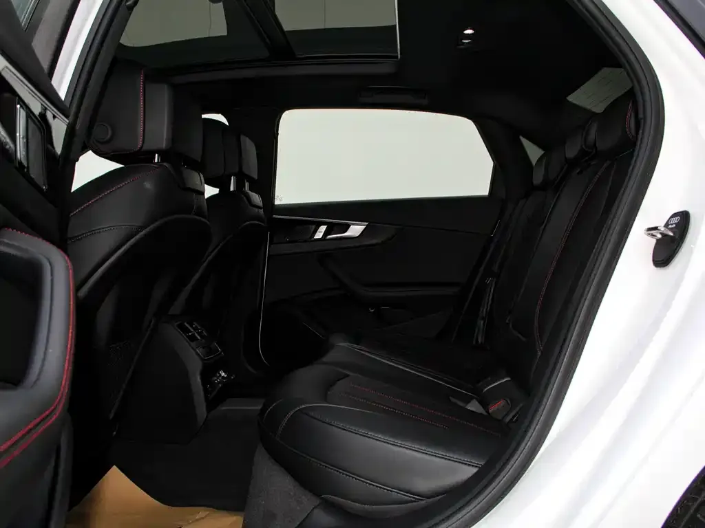 Audi A4L 2025 из CN, фото 7
