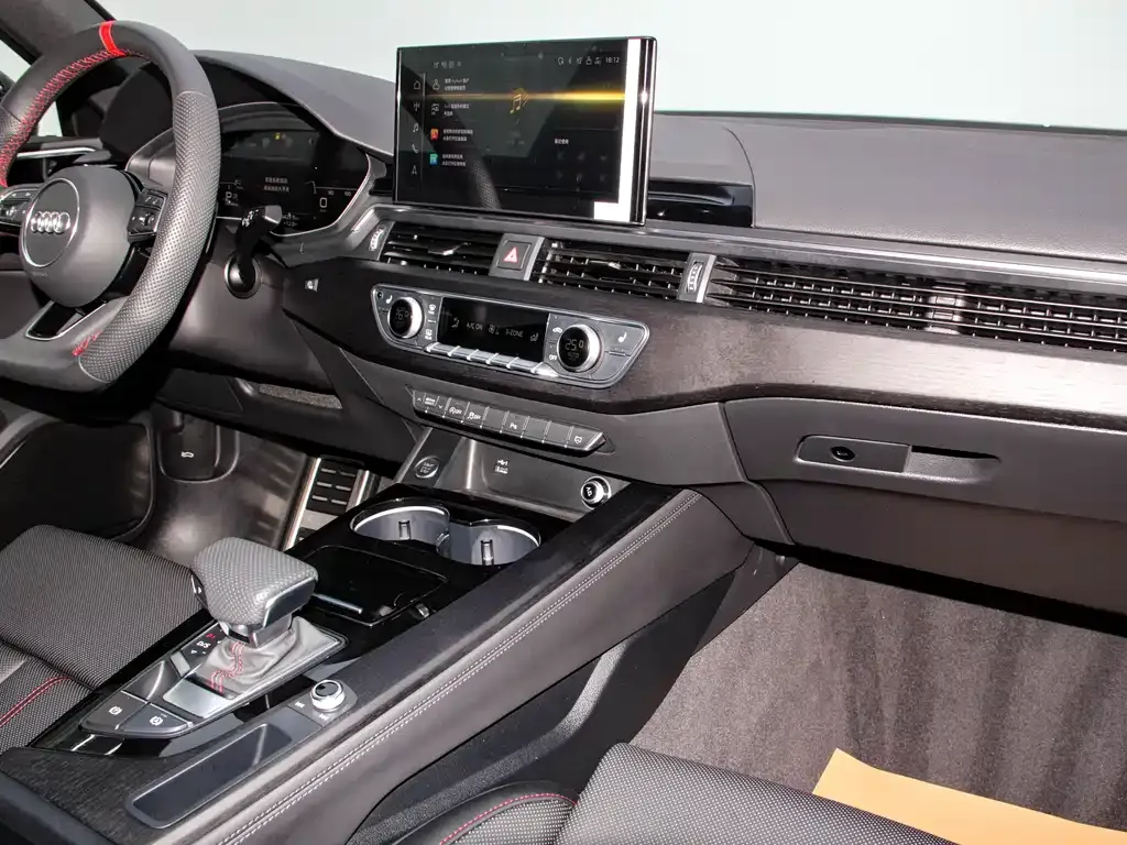 Audi A4L 2025 из CN, фото 9