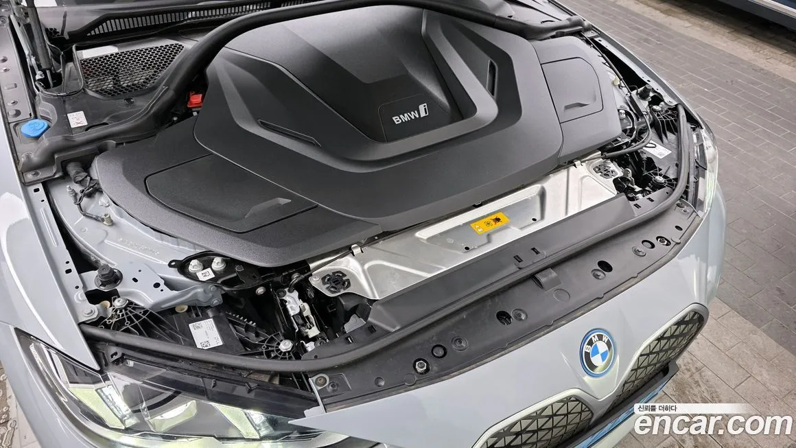 BMW i4 2025 из KR, фото 8