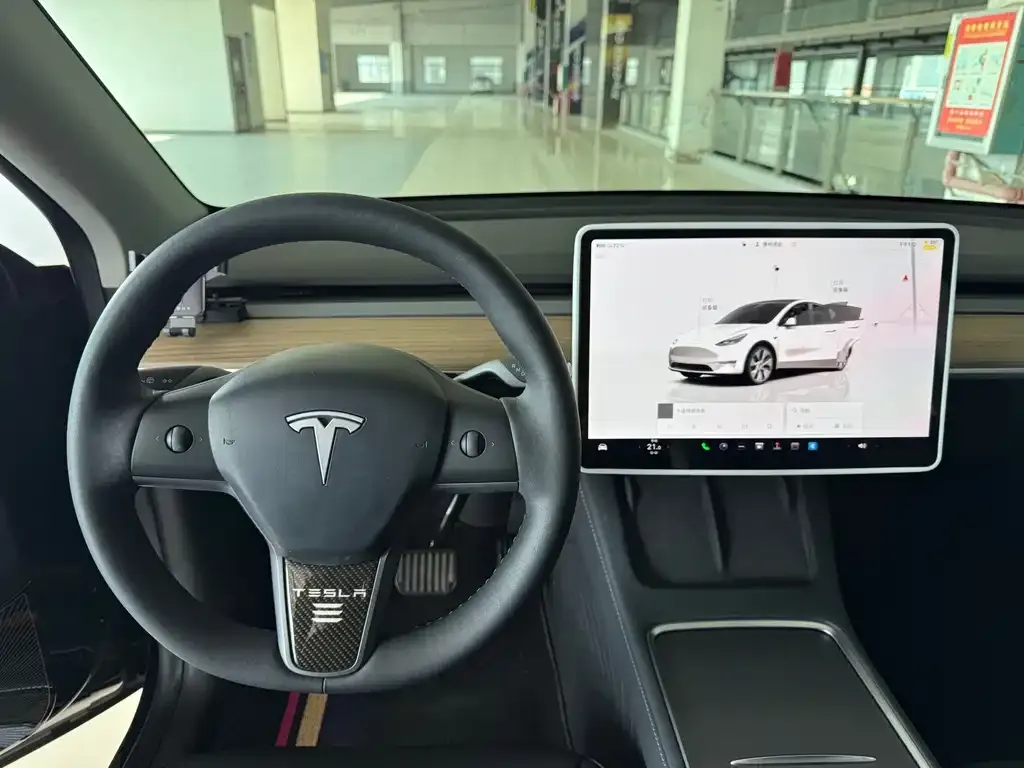 Tesla Model Y — фото 4