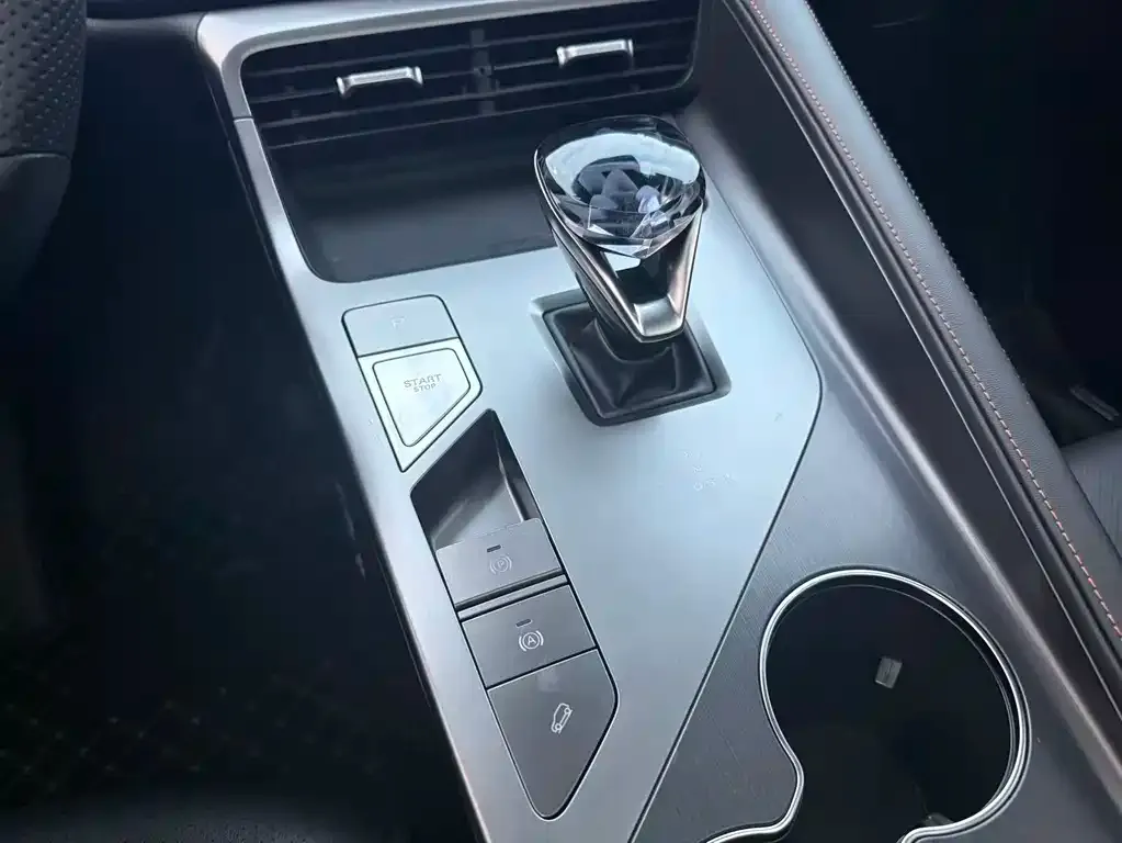 Roewe RX5 2023 из CN, фото 9