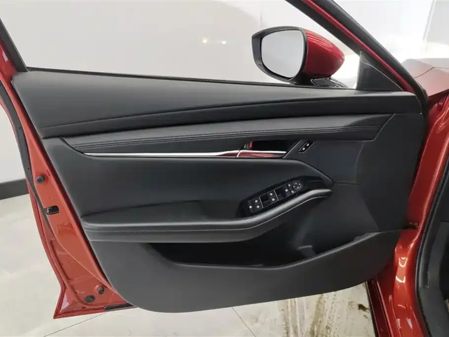 Mazda 3 Axela 2023 из CN, фото 3